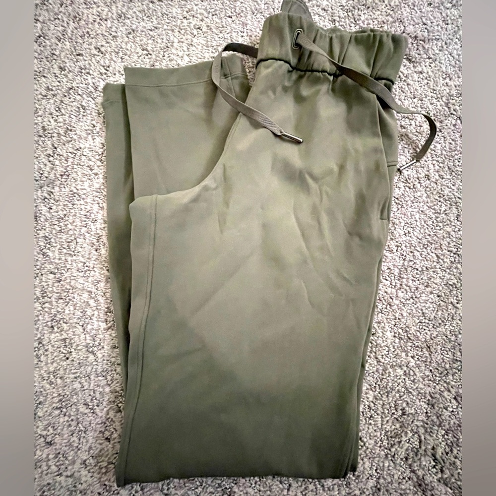 Lululemon on the move stretch pant